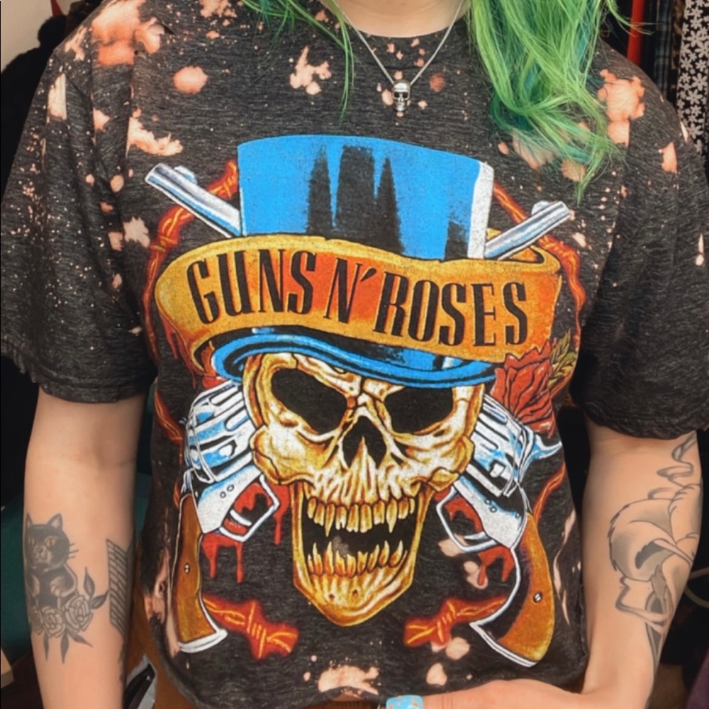 Gun N Roses Distressed Cropped Tee